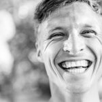 Homme Rire Noir et Blanc