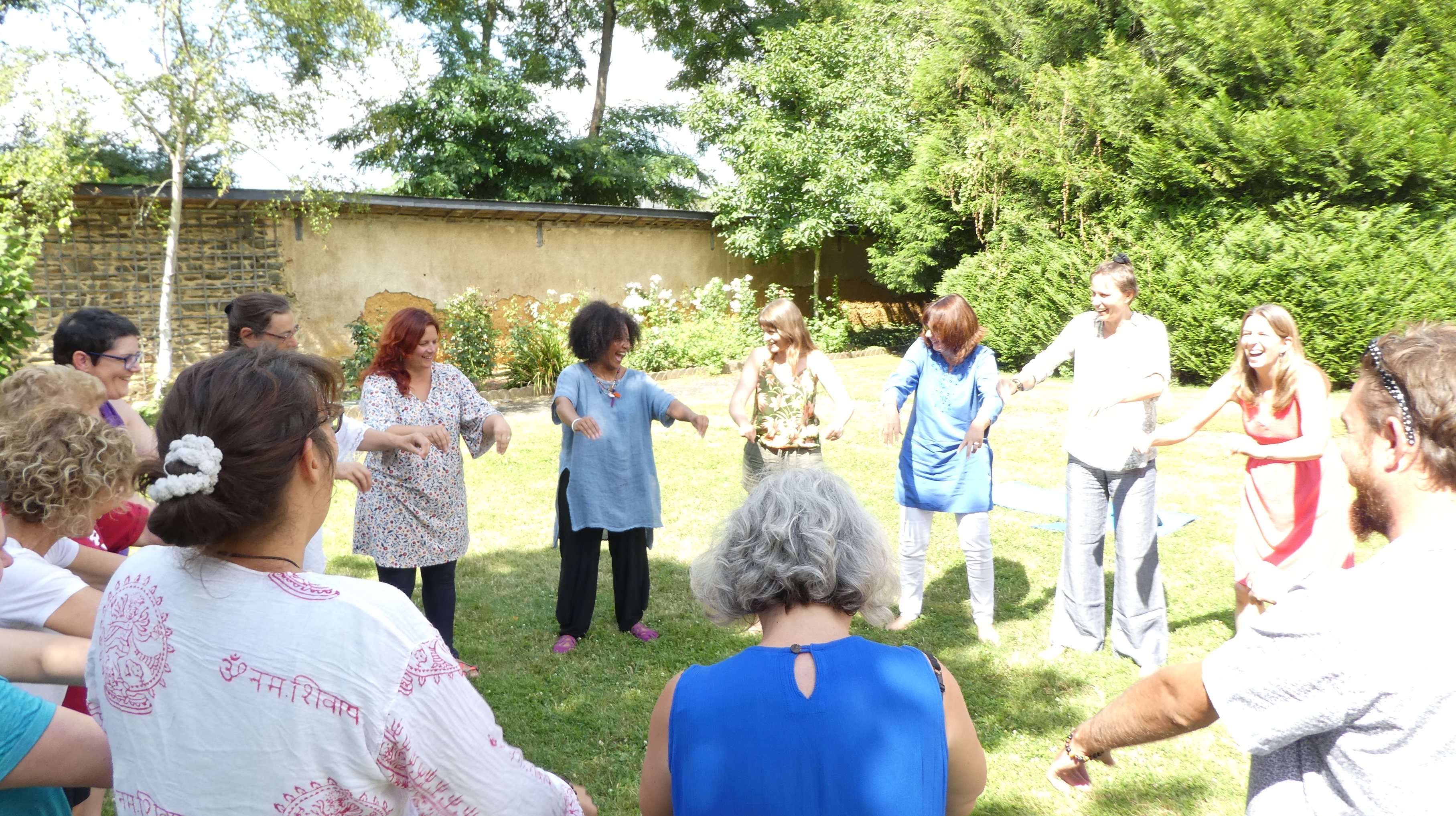 formation club de rire dans un parc