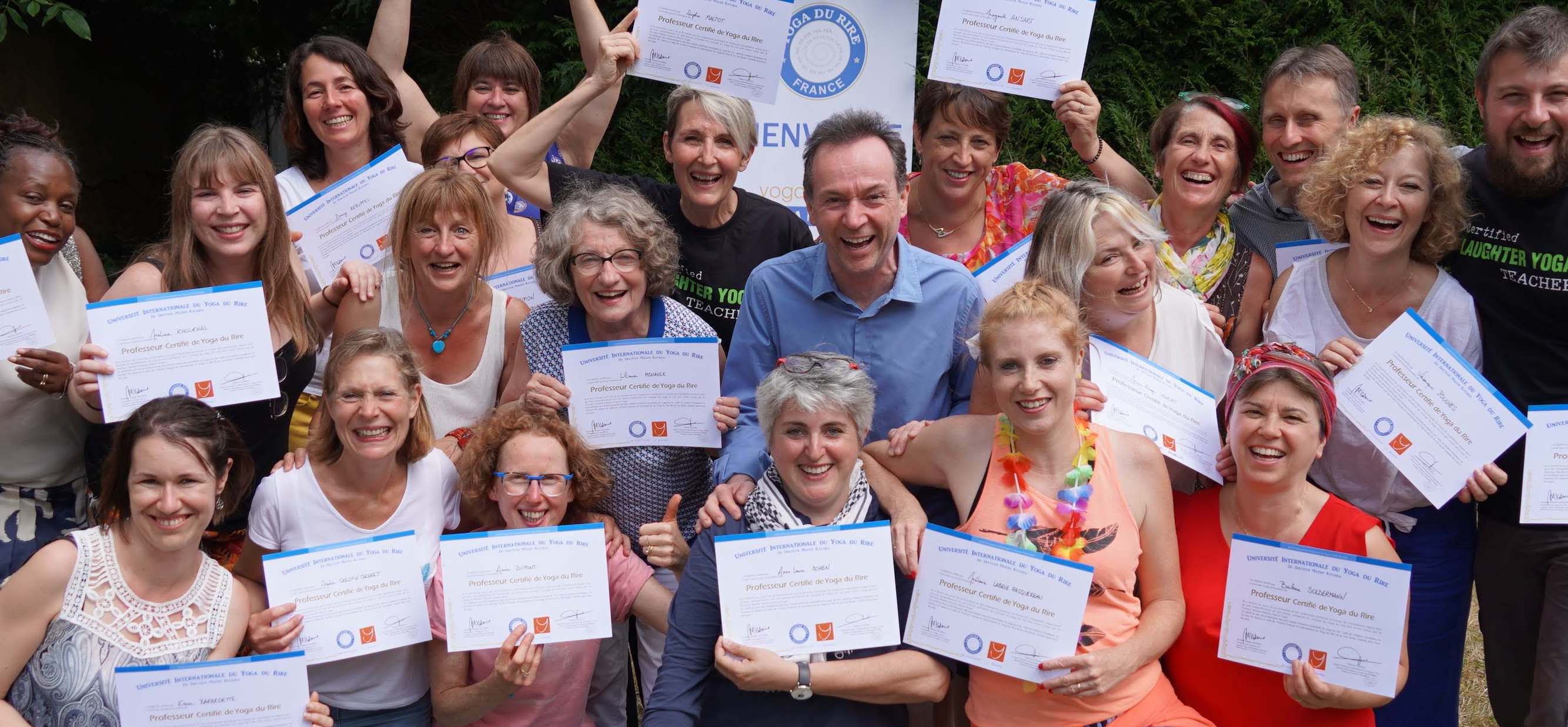 remise diplome école de yoga du rire clb de rire